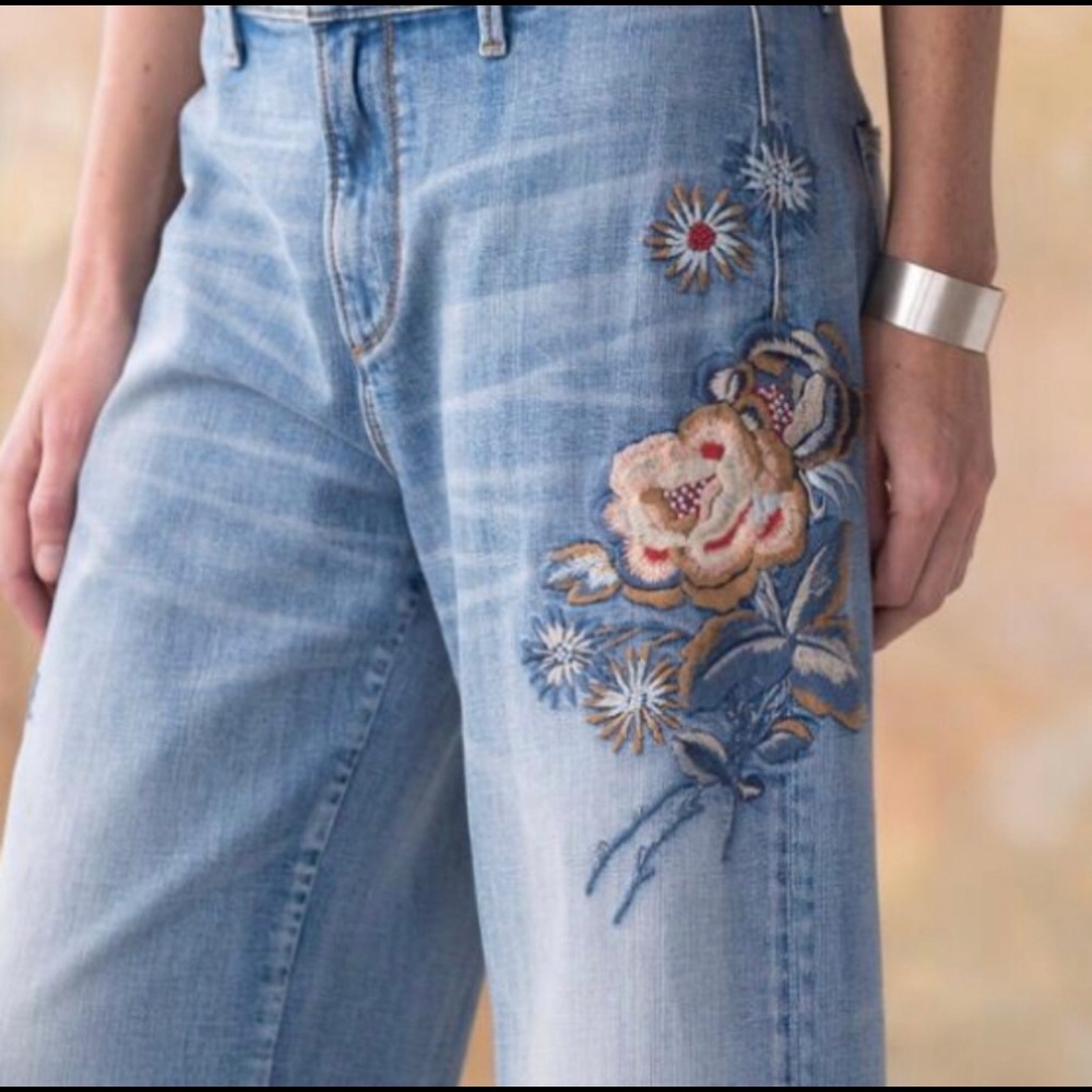 NWT Charlee Driftwood Jeans - Picture 2 of 5